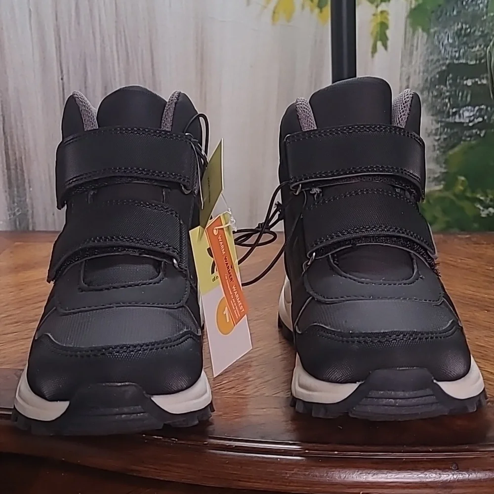 New with tags! All in Motion Boys Size 1 waterproof winter boots jetblack velcro